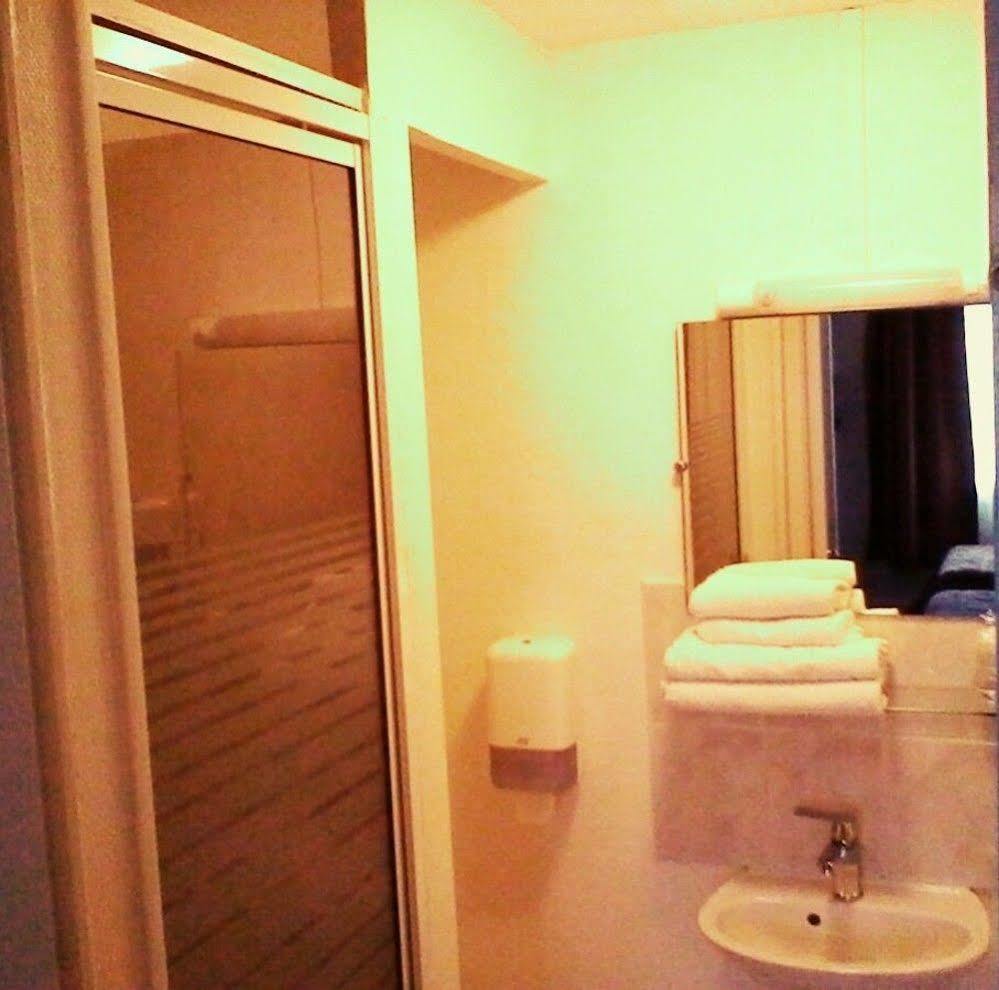 Hotel De La Paix 캉 외부 사진