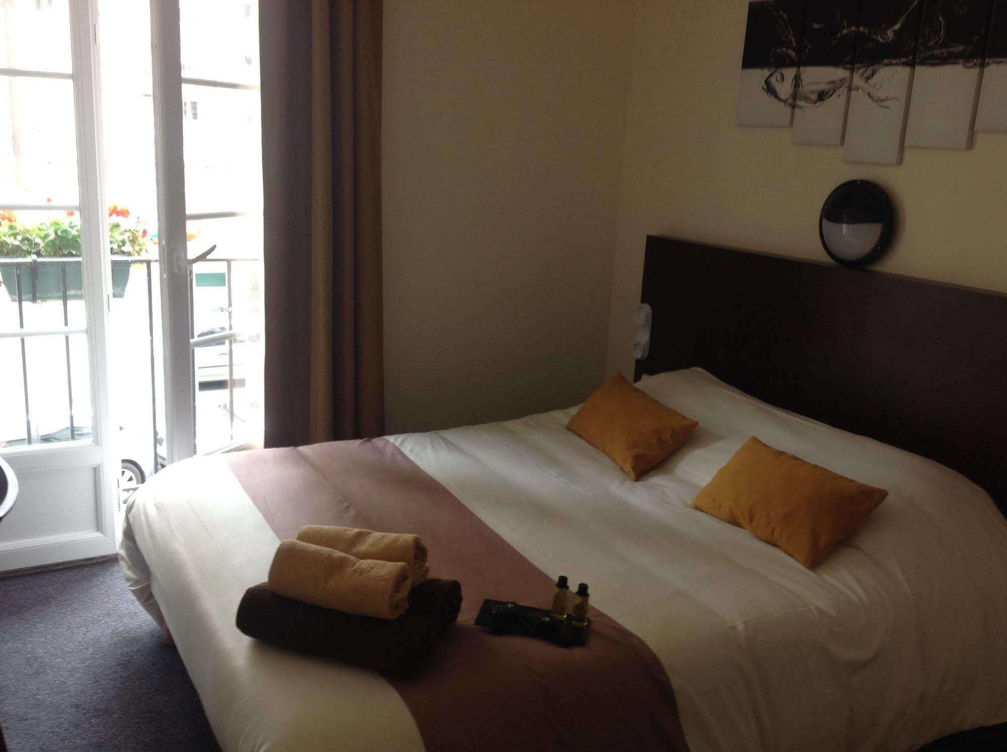 Hotel De La Paix 캉 외부 사진