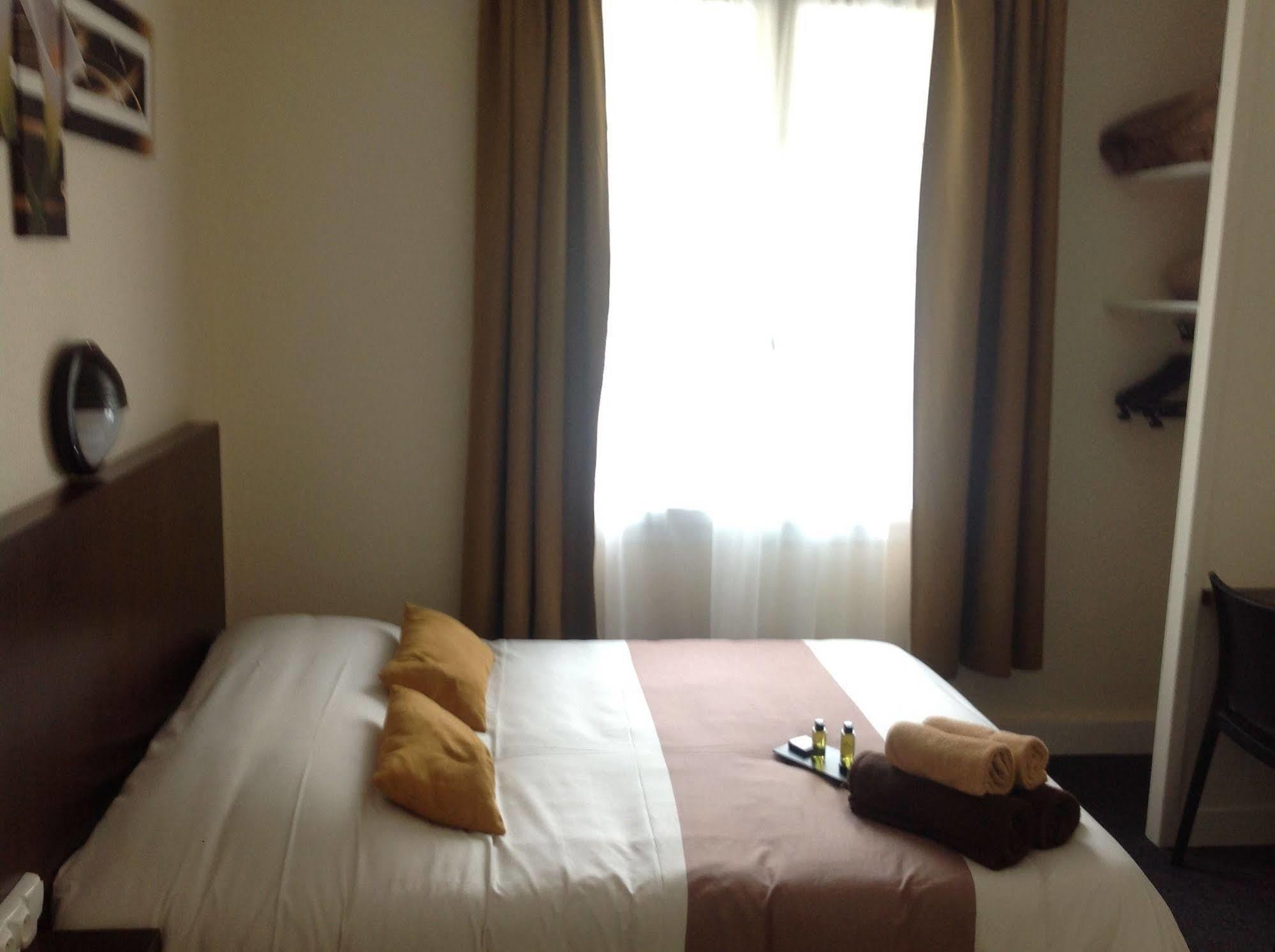 Hotel De La Paix 캉 외부 사진