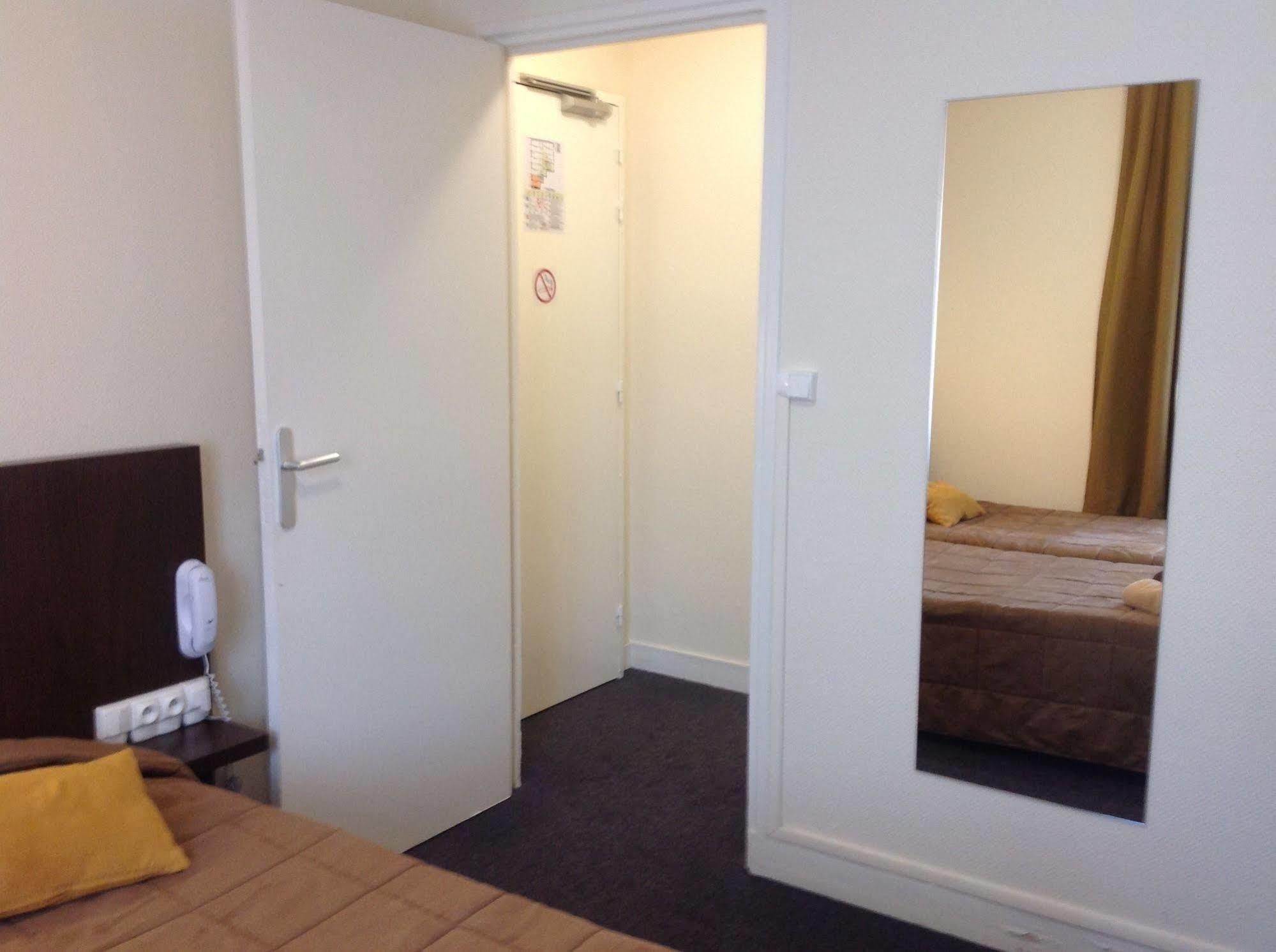 Hotel De La Paix 캉 외부 사진